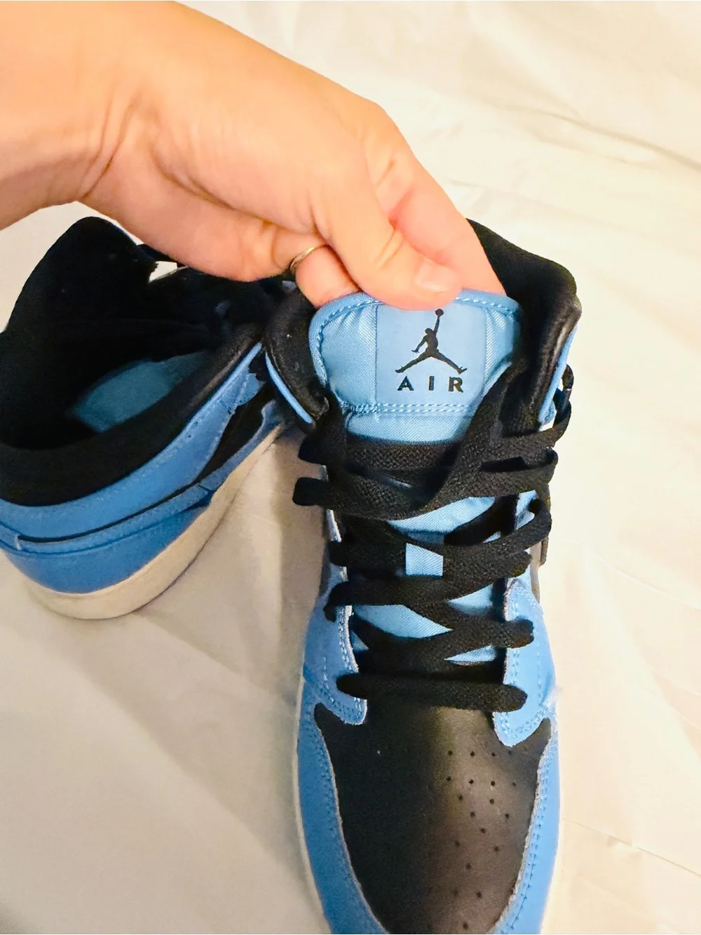 Air Jordan 1 Low GS Black Blue Size 7Y / Women’s 8.5 DQ8423-401
